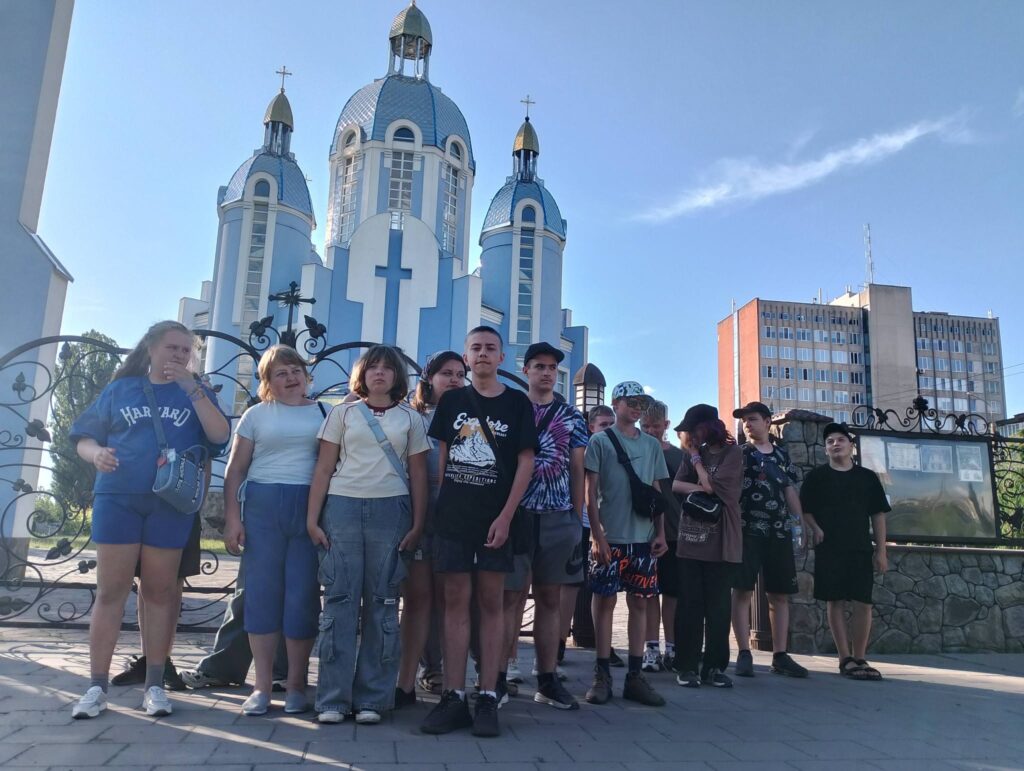 Пліч-о-пліч: згуртовані громади