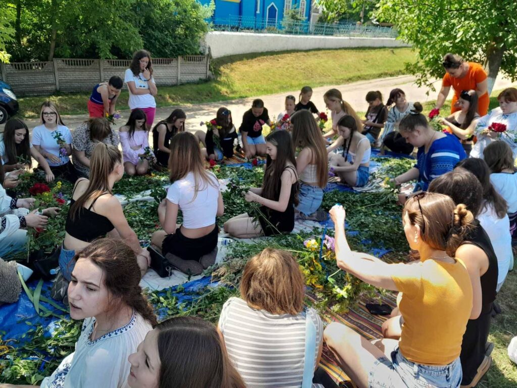 Пліч-о-пліч: згуртовані громади