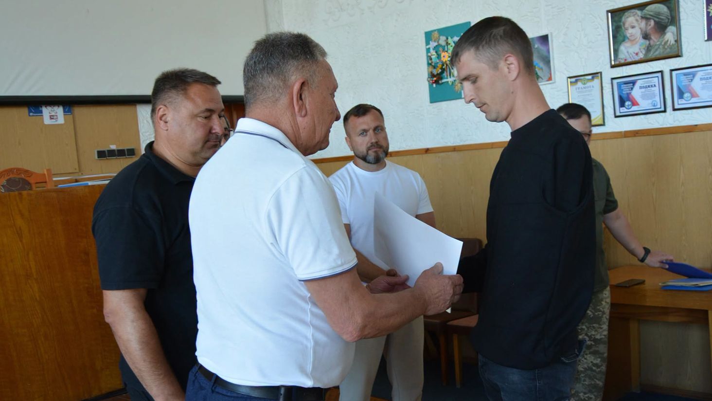 Ветерана з Томашпільської громади Євгенія Шаталюка нагородили відзнакою «За поранення»